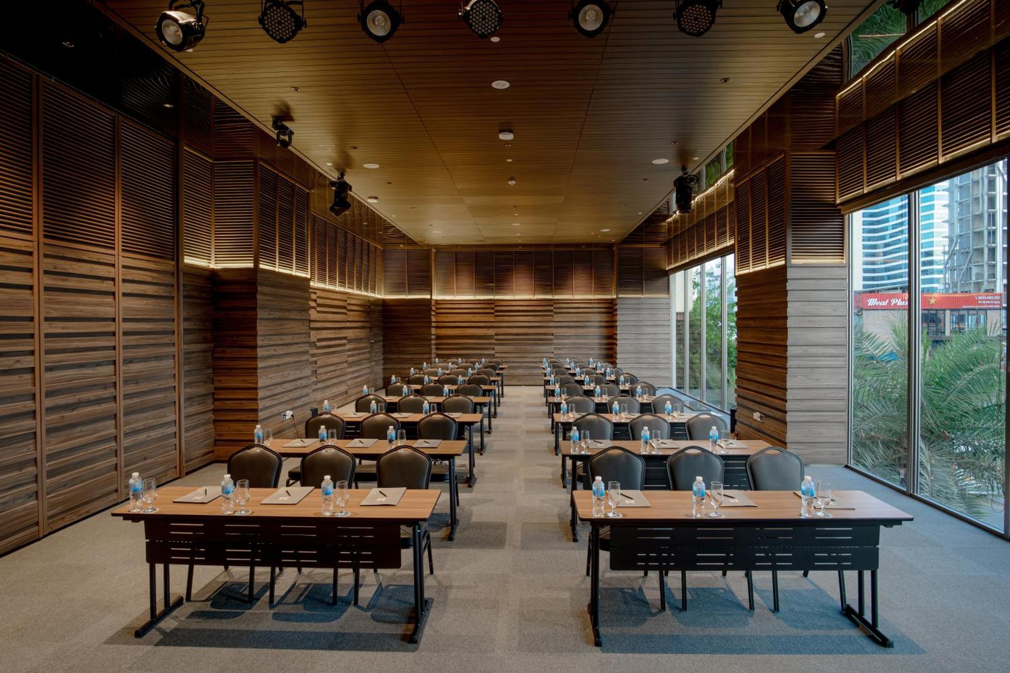 M Hotel Danang Экстерьер фото The interior of the conference room