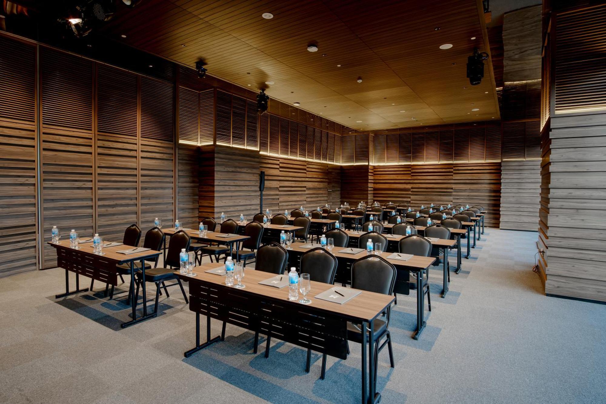 M Hotel Danang Экстерьер фото The interior of the conference room