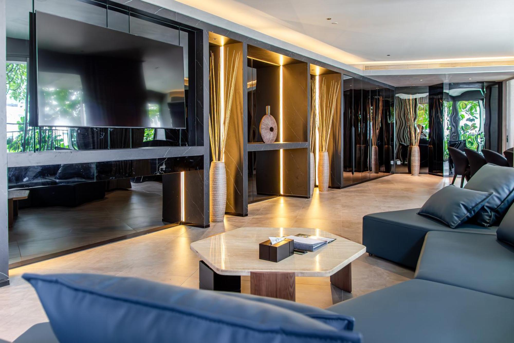 M Hotel Danang Экстерьер фото The lobby of the hotel